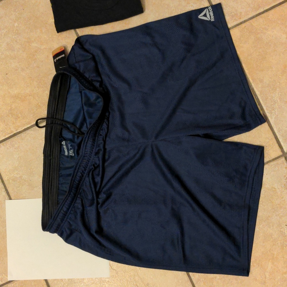 Reebok navy blue mesh short /w pockets